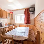 Josip By The Sea Apartament *