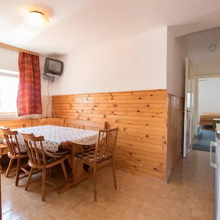 Josip By The Sea Appartement *