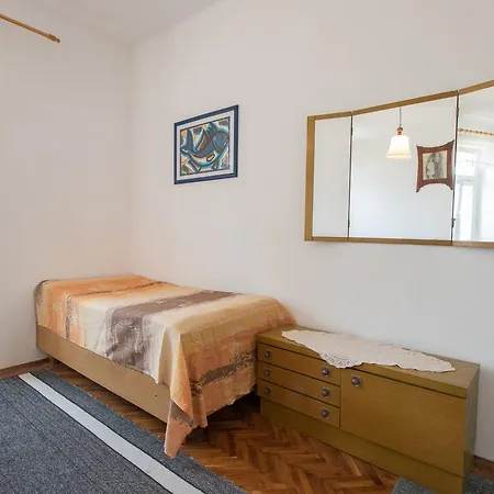 Apartment Josip By The Sea *