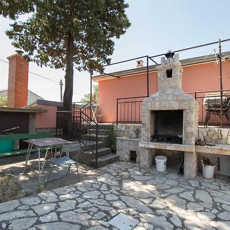 Apartment Josip By The Sea