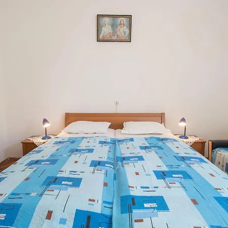 Apartment Josip By The Sea