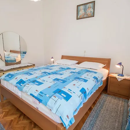 Apartment Josip By The Sea