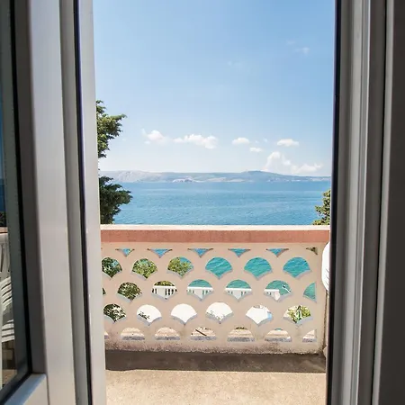 Josip By The Sea Apartment