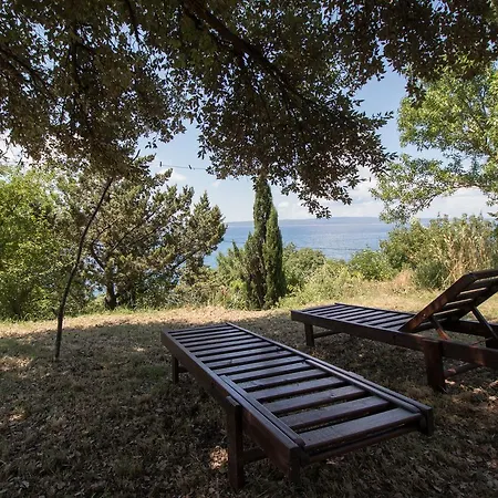 Apartment Josip By The Sea *