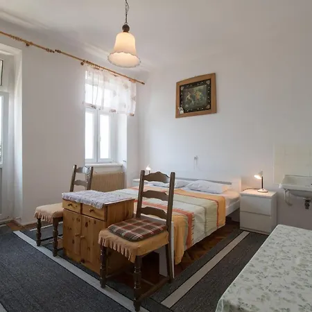 Apartment Josip By The Sea *