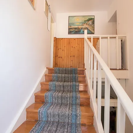 Josip By The Sea Apartment *